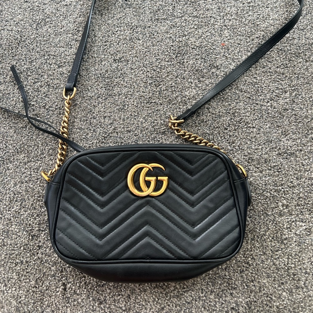 GG Marmont small matelassé shoulder bag - Picture 1 of 3